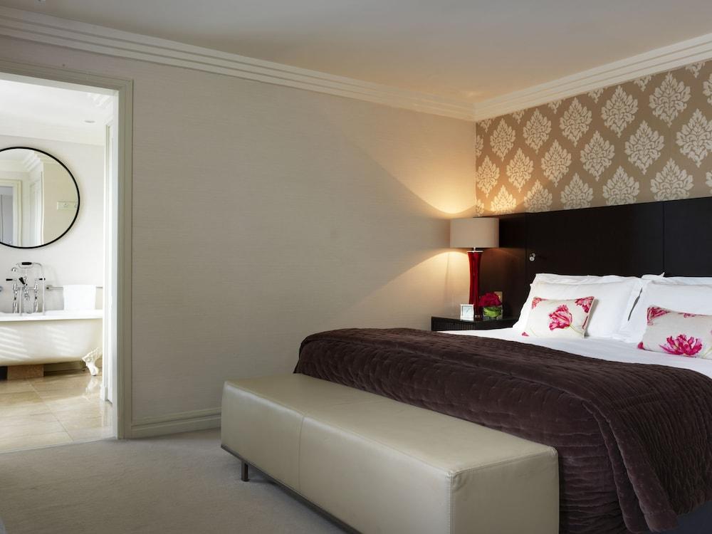 The Westbury Hotel Dublin Exterior foto A bedroom at the hotel
