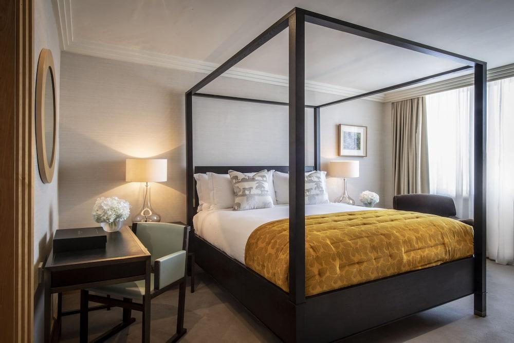 The Westbury Hotel Dublin Exterior foto A bedroom at The Mitre