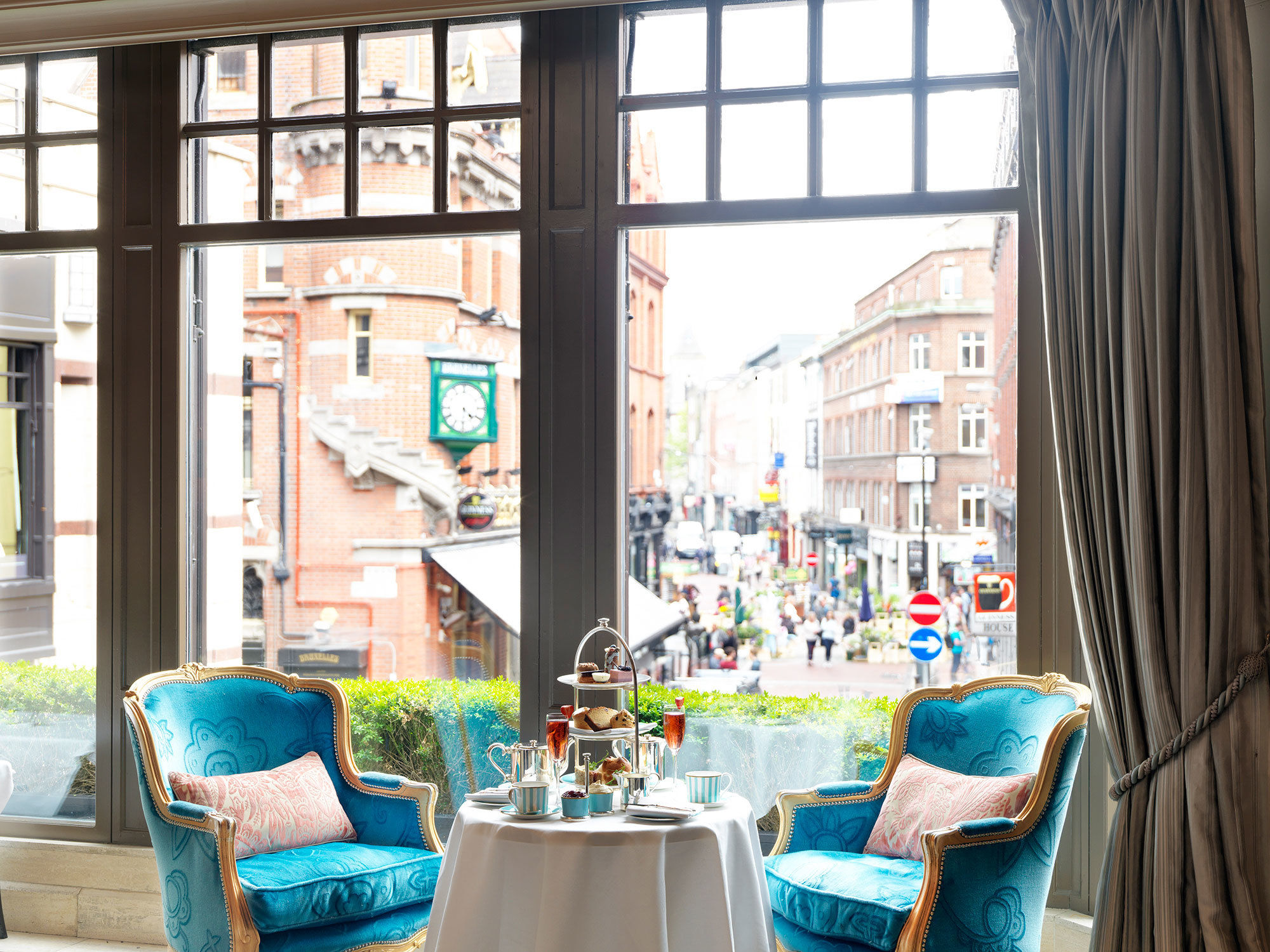 The Westbury Hotel Dublin Restaurant foto The lounge at the Midland Hotel